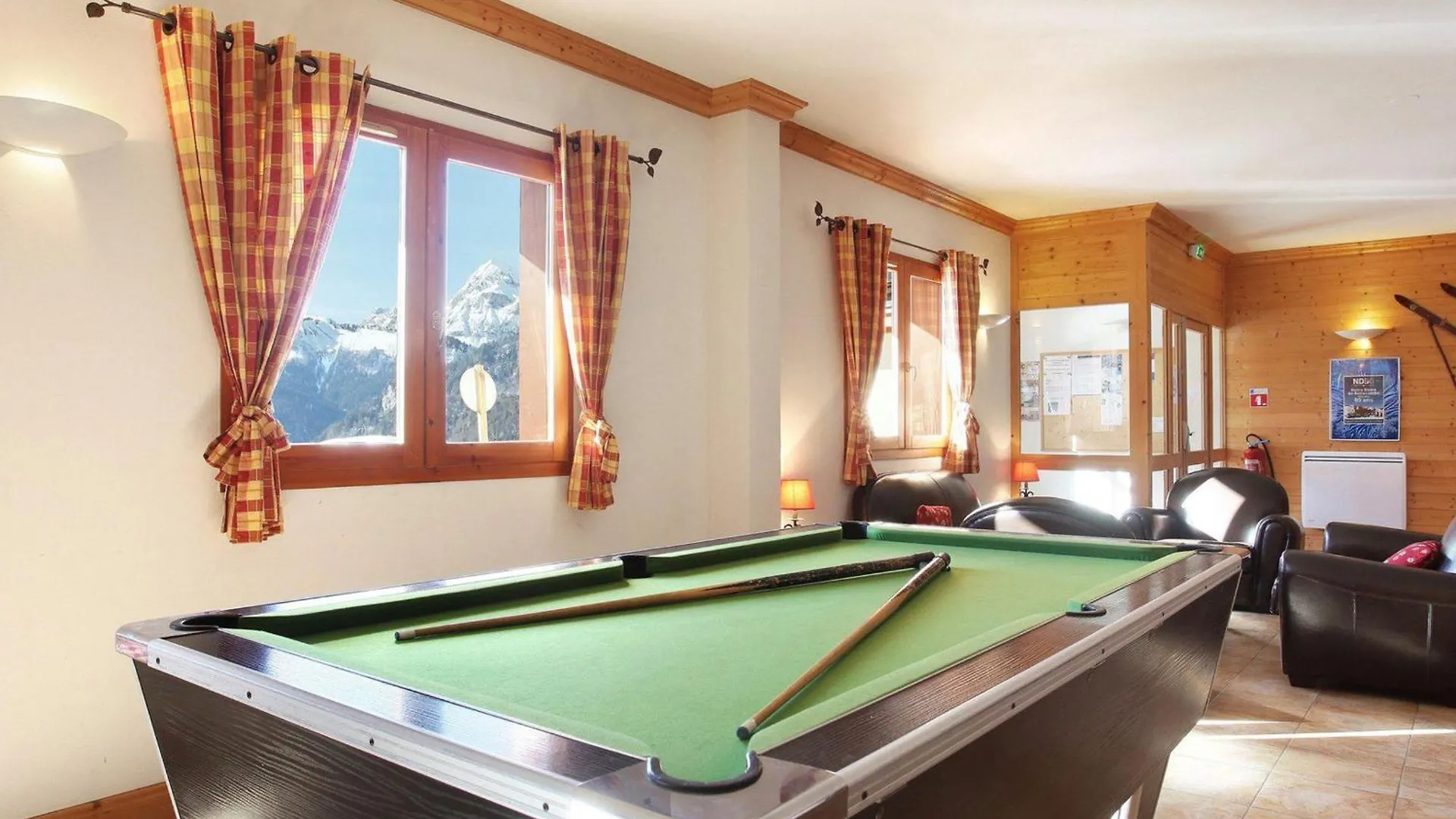 Appartement A Notre-Dame-De-Bellecombe, 2 Chambres, 6 Pers, Cuisine Equipee - Fr-1-807-59